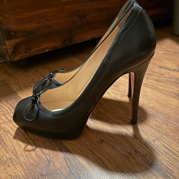 Christian Louboutin Lolo Ballerina Pumps-Black Heels with Bow Detail size 40 - Picture 6 of 7